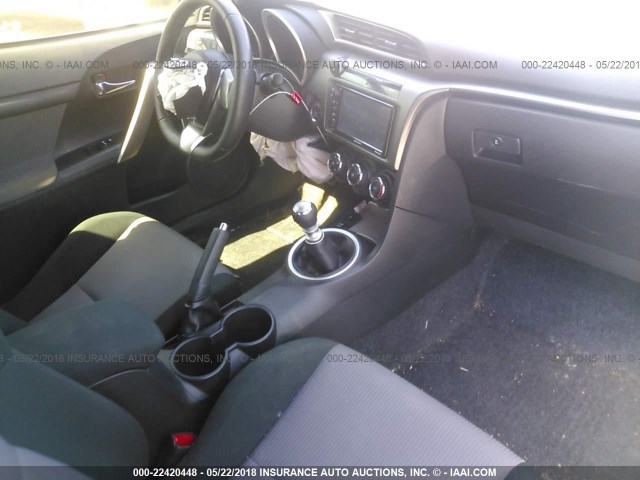 JTKJF5C76GJ024745 - 2016 TOYOTA SCION TC 黑色 照片 5