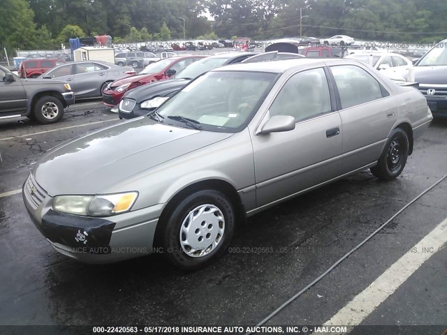 4T1BG22KXVU125629 - 1997 TOYOTA CAMRY CE/LE/XLE 灰色 照片 2