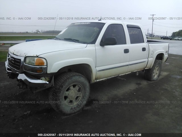 2GTEK13T651105097 - 2005 GMC NEW SIERRA K1500 WHITE photo 2