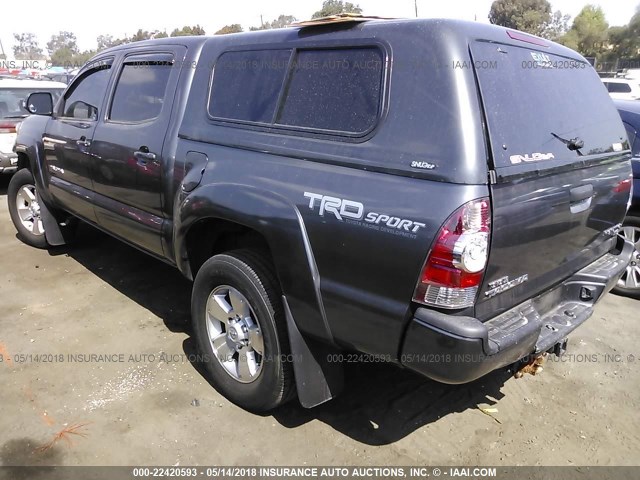 3TMJU4GN3FM180971 - 2015 TOYOTA TACOMA DOUBLE CAB PRERUNNER GRAY photo 3
