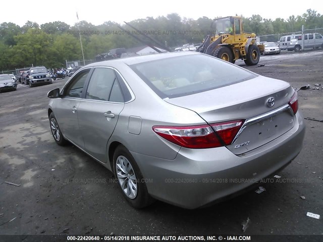 4T4BF1FKXGR575085 - 2016 TOYOTA CAMRY LE/XLE/SE/XSE GOLD photo 3
