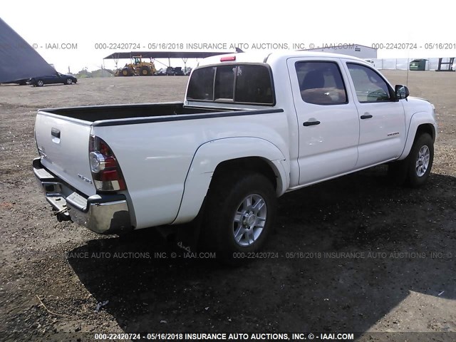 3TMLU4EN3EM163985 - 2014 TOYOTA TACOMA DOUBLE CAB WHITE photo 4