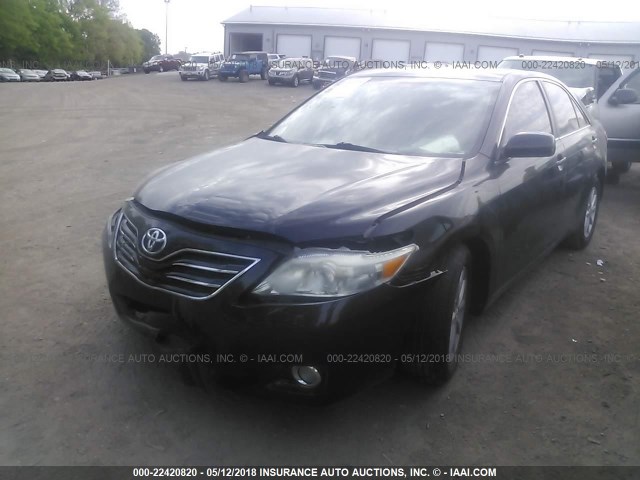 4T4BF3EK8BR110892 - 2011 TOYOTA CAMRY SE/LE/XLE BLACK photo 2
