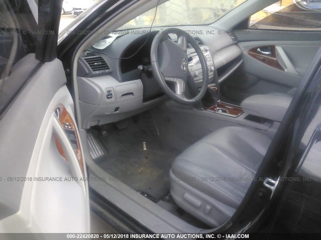 4T4BF3EK8BR110892 - 2011 TOYOTA CAMRY SE/LE/XLE BLACK photo 5