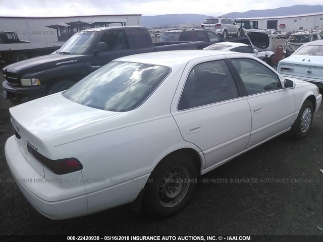 JT2BG22K3X0377424 - 1999 TOYOTA CAMRY LE/XLE WHITE photo 4