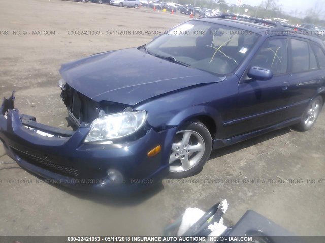 JM1BJ245621522894 - 2002 MAZDA PROTEGE PR5 BLUE photo 2