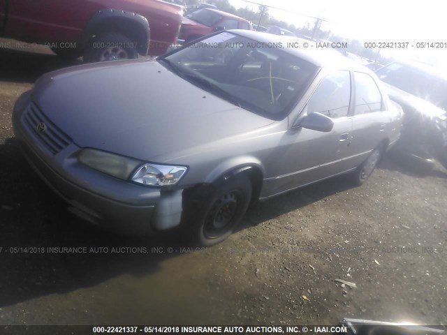 4T1BG22K3VU043791 - 1997 TOYOTA CAMRY CE/LE/XLE ნაცრისფერი ფოტო 2