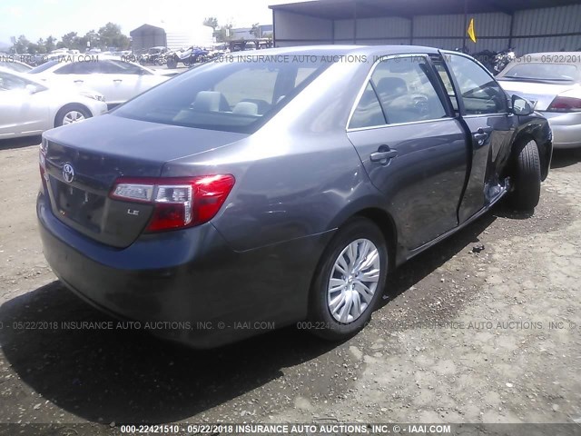 4T1BF1FK2EU849628 - 2014 TOYOTA CAMRY L/SE/LE/XLE ნაცრისფერი ფოტო 4