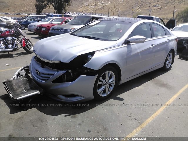 5NPEC4AC9DH555972 - 2013 HYUNDAI SONATA SE/LIMITED SILVER photo 2