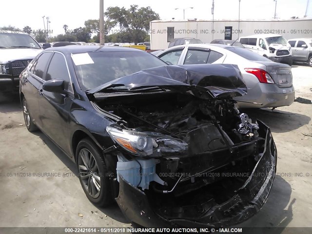 4T1BF1FK8GU164214 - 2016 TOYOTA CAMRY LE/XLE/SE/XSE შავი ფოტო 1