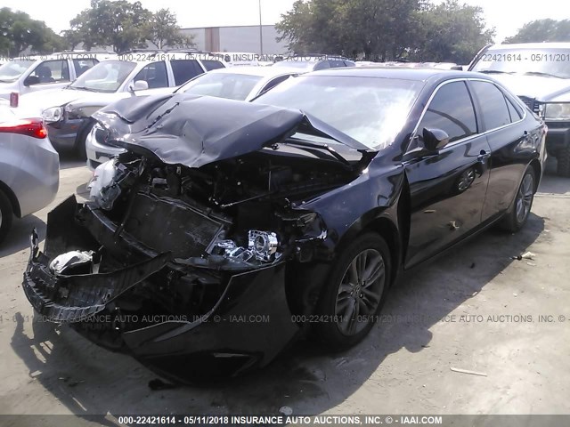 4T1BF1FK8GU164214 - 2016 TOYOTA CAMRY LE/XLE/SE/XSE შავი ფოტო 2