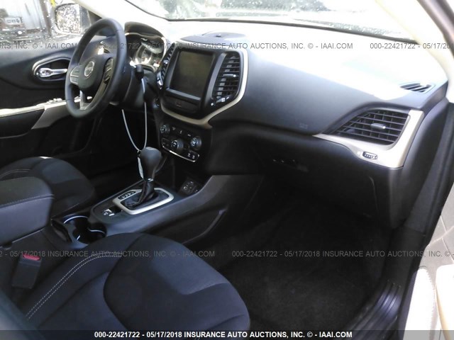 1C4PJLCB9HW572218 - 2017 JEEP CHEROKEE LATITUDE Boz foto 5