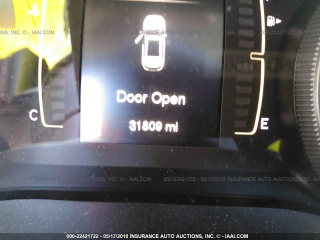 1C4PJLCB9HW572218 - 2017 JEEP CHEROKEE LATITUDE Boz foto 7