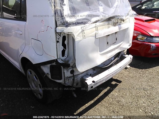 JTLKE50E081011478 - 2008 TOYOTA SCION XB WHITE photo 6