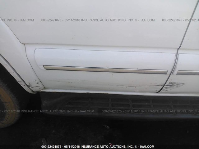 1GNEK13Z33J266523 - 2003 CHEVROLET TAHOE K1500 WHITE photo 6