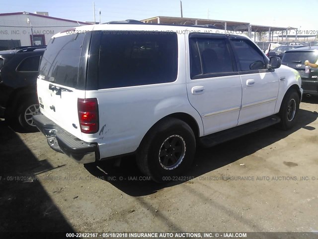 1FMRU156XYLC48194 - 2000 FORD EXPEDITION XLT WHITE photo 4