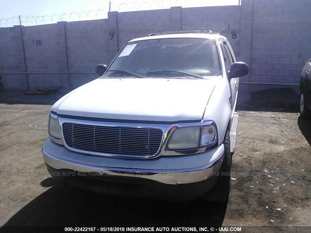 1FMRU156XYLC48194 - 2000 FORD EXPEDITION XLT თეთრი ფოტო 6