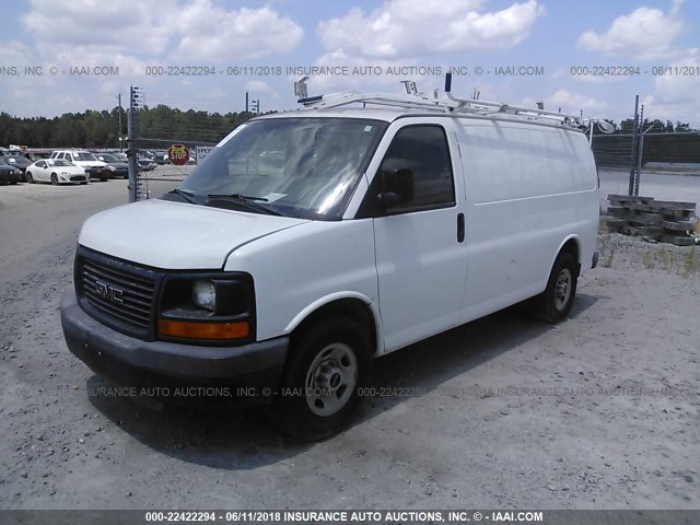 1GTGG25C091162260 - 2009 GMC SAVANA G2500 WHITE photo 2