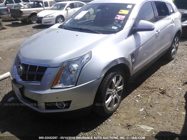 3GYFNBE38CS641690 - 2012 CADILLAC SRX PERFORMANCE COLLECTION SILVER photo 2