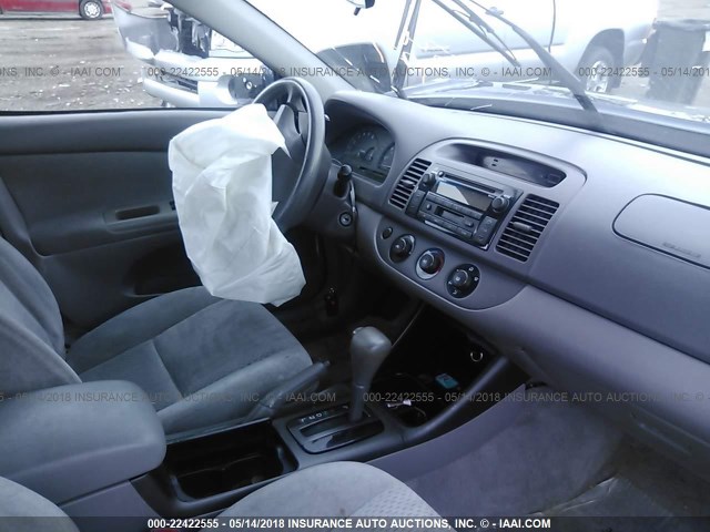 4T1BE32K74U300963 - 2004 TOYOTA CAMRY LE/XLE/SE Mavi foto 5