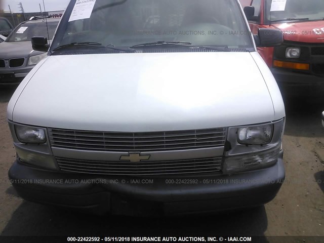 1GCDL19W21B142054 - 2001 CHEVROLET ASTRO WHITE photo 6