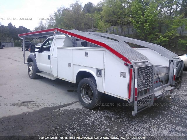 1FDAF56R18ED64394 - 2008 FORD F550 SUPER DUTY WHITE photo 3