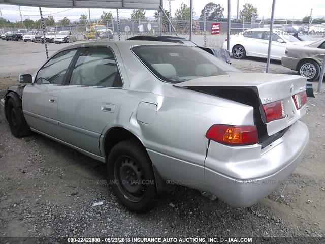 JT2BG22K810604985 - 2001 TOYOTA CAMRY CE/LE/XLE 银色 照片 3
