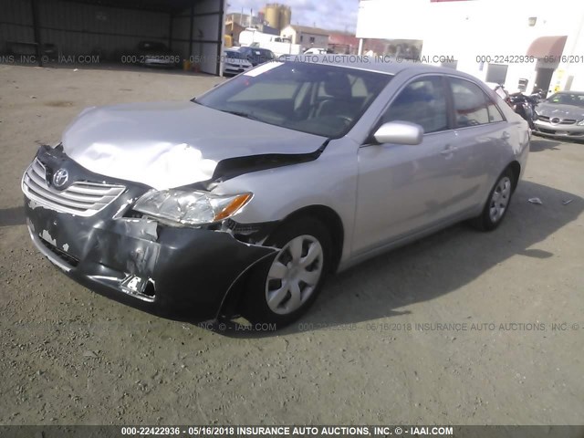 4T4BE46K38R033235 - 2008 TOYOTA CAMRY CE/LE/XLE/SE SILVER photo 2