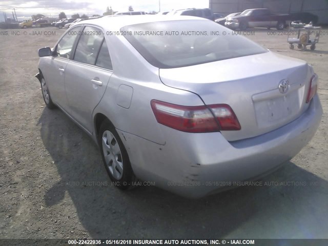 4T4BE46K38R033235 - 2008 TOYOTA CAMRY CE/LE/XLE/SE SILVER photo 3
