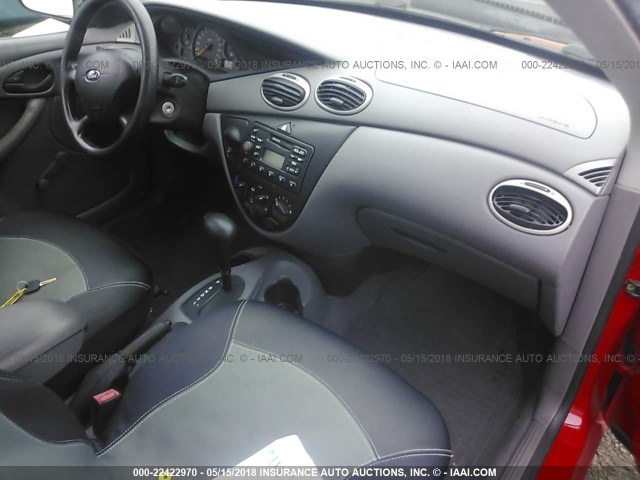 1FAFP33P82W238488 - 2002 FORD FOCUS LX RED photo 5