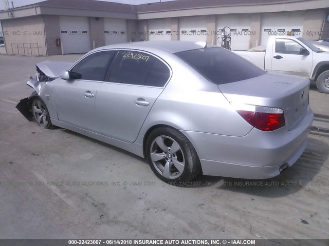 WBANF73516CG67171 - 2006 BMW 530 XI SILVER photo 3