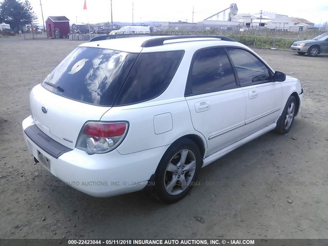 JF1GG67676H800186 - 2006 SUBARU IMPREZA 2.5I SPORTS WAGON WHITE photo 4