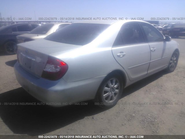 JTDBE30K930195338 - 2003 TOYOTA CAMRY LE/XLE SILVER photo 4