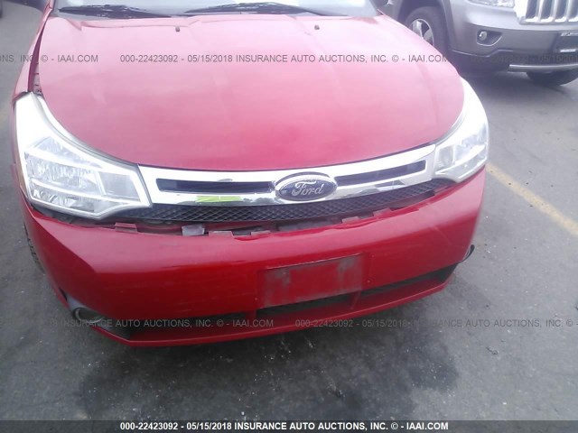 1FAHP35NX8W170420 - 2008 FORD FOCUS SE/SEL/SES RED photo 6