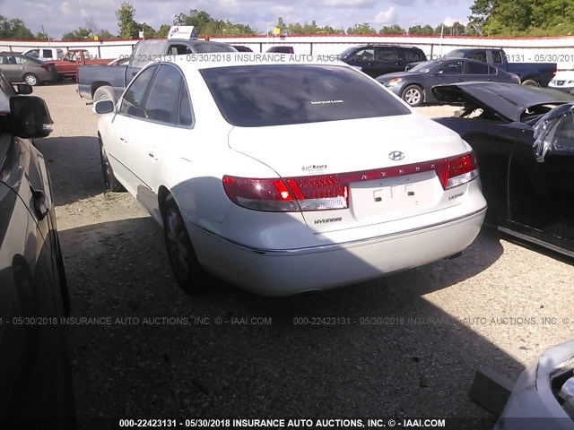 KMHFC46F48A274419 - 2008 HYUNDAI AZERA SE/LIMITED WHITE photo 3