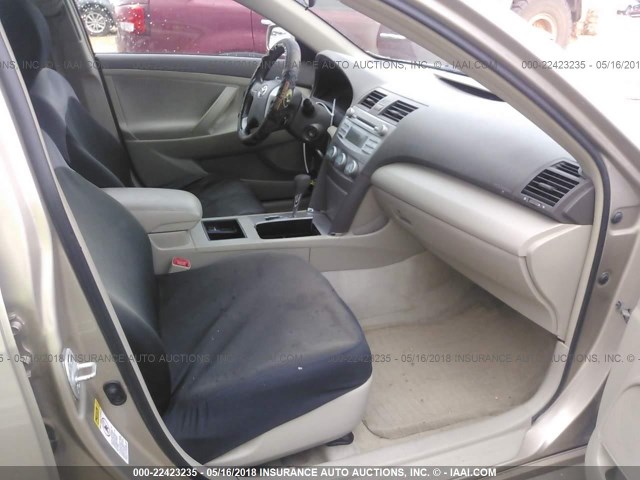 4T1BE46K49U316996 - 2009 TOYOTA CAMRY SE/LE/XLE BEIGE photo 5