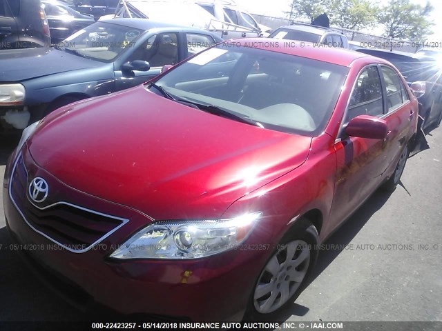 4T4BF3EK7BR175992 - 2011 TOYOTA CAMRY SE/LE/XLE 红色 照片 2