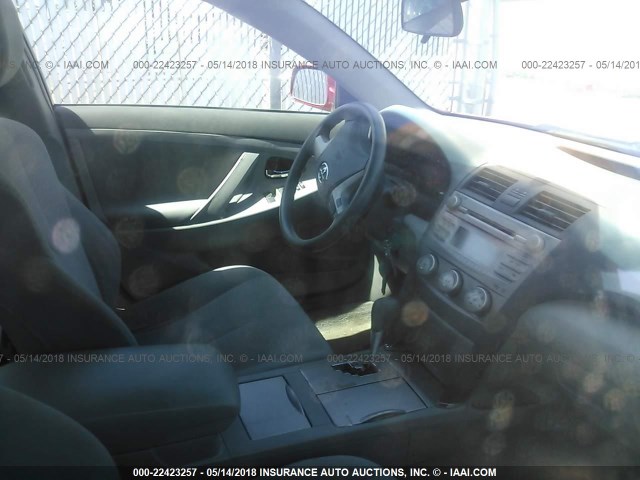 4T4BF3EK7BR175992 - 2011 TOYOTA CAMRY SE/LE/XLE 红色 照片 5