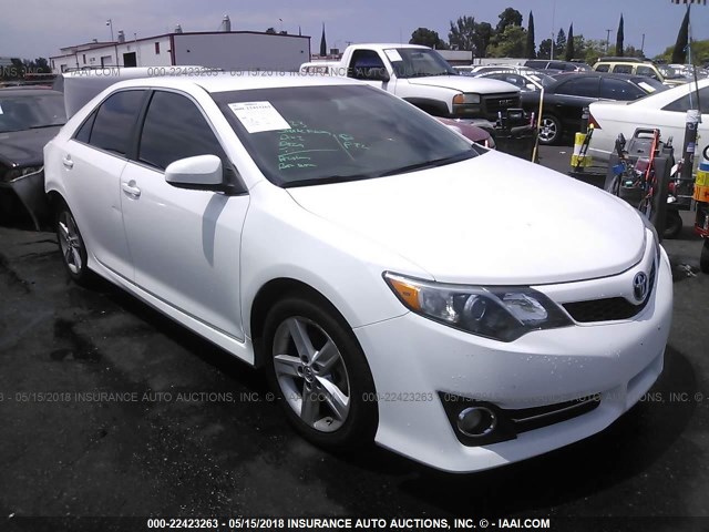 4T1BF1FK9EU758467 - 2014 TOYOTA CAMRY L/SE/LE/XLE WHITE photo 1