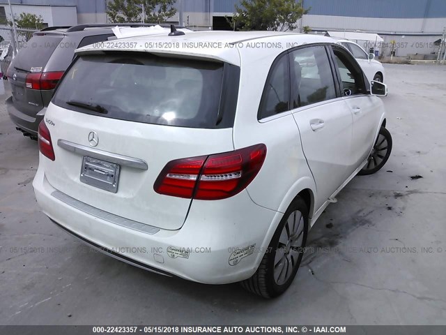 WDDVP9AB8GJ010713 - 2016 MERCEDES-BENZ B 250E WHITE photo 4