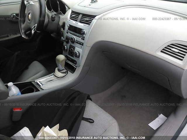 1G1ZB5E18BF300555 - 2011 CHEVROLET MALIBU LS SILVER photo 5