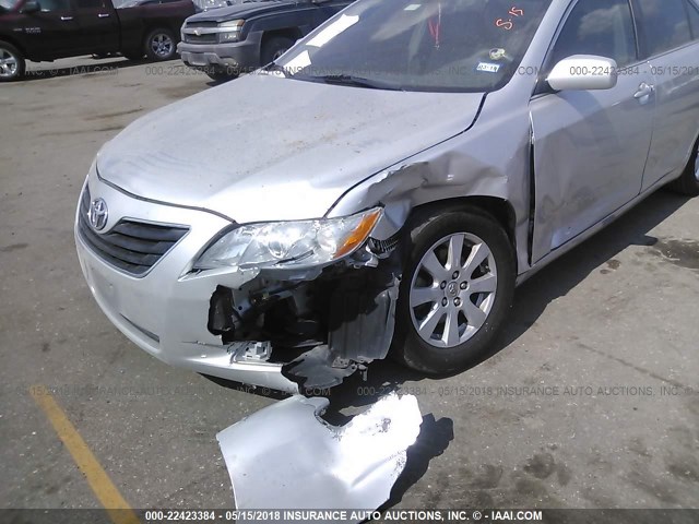 4T1BK46K78U563405 - 2008 TOYOTA CAMRY LE/XLE/SE ნაცრისფერი ფოტო 6