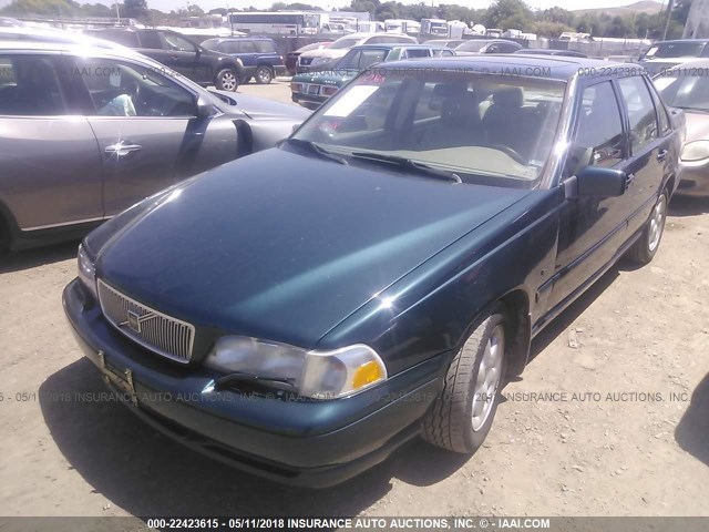 YV1LS5579W1532595 - 1998 VOLVO S70 BLUE photo 2