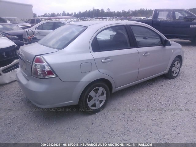 KL1TD56638B131828 - 2008 CHEVROLET AVEO LS SILVER photo 4