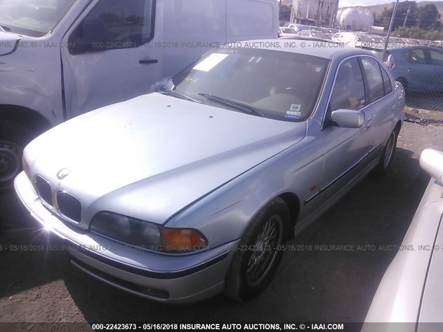 WBADM6345XGU00304 - 1999 BMW 528 I AUTOMATIC Light Blue photo 2