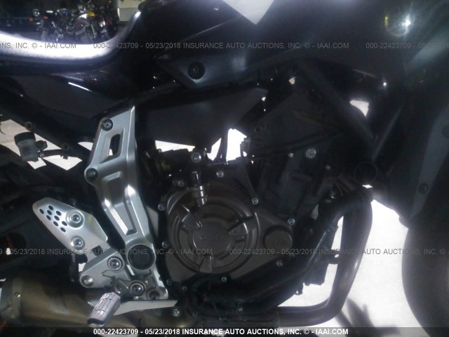 JYARM06E6GA006660 - 2016 YAMAHA FZ07 BLACK photo 8