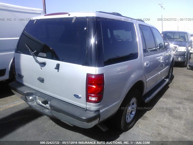 1FMRU15W02LA94005 - 2002 FORD EXPEDITION XLT 银色 照片 4