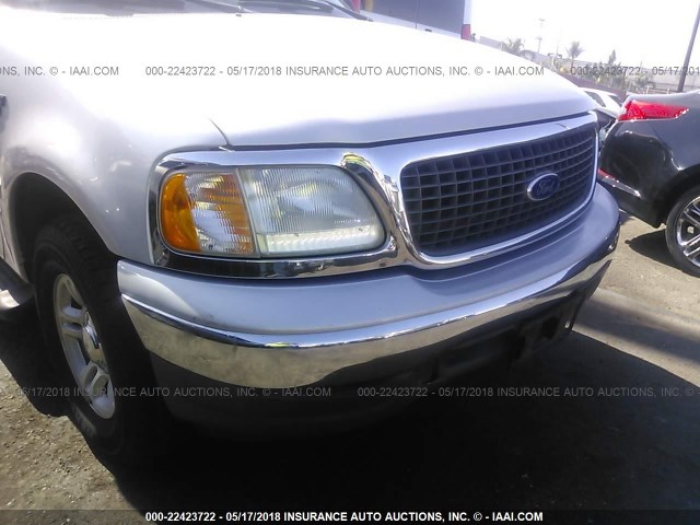 1FMRU15W02LA94005 - 2002 FORD EXPEDITION XLT 银色 照片 6
