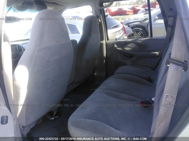 1FMRU15W02LA94005 - 2002 FORD EXPEDITION XLT 银色 照片 8