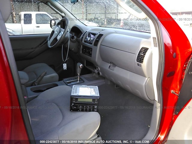 1N6AD07U87C459929 - 2007 NISSAN FRONTIER CREW CAB LE/SE/OFF ROAD RED photo 5